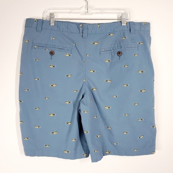 MAGELLAN OUTDOORS SET OF 2 FISHING MOTIF SHORTS - Picture 3 of 15